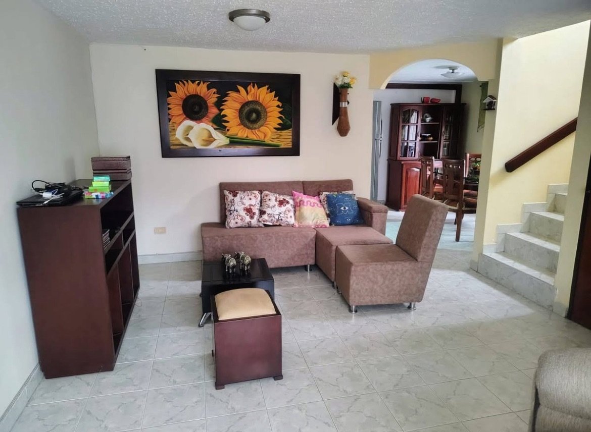 Casa esquinera y apto independiente sector vía al bosque  - Foto 2